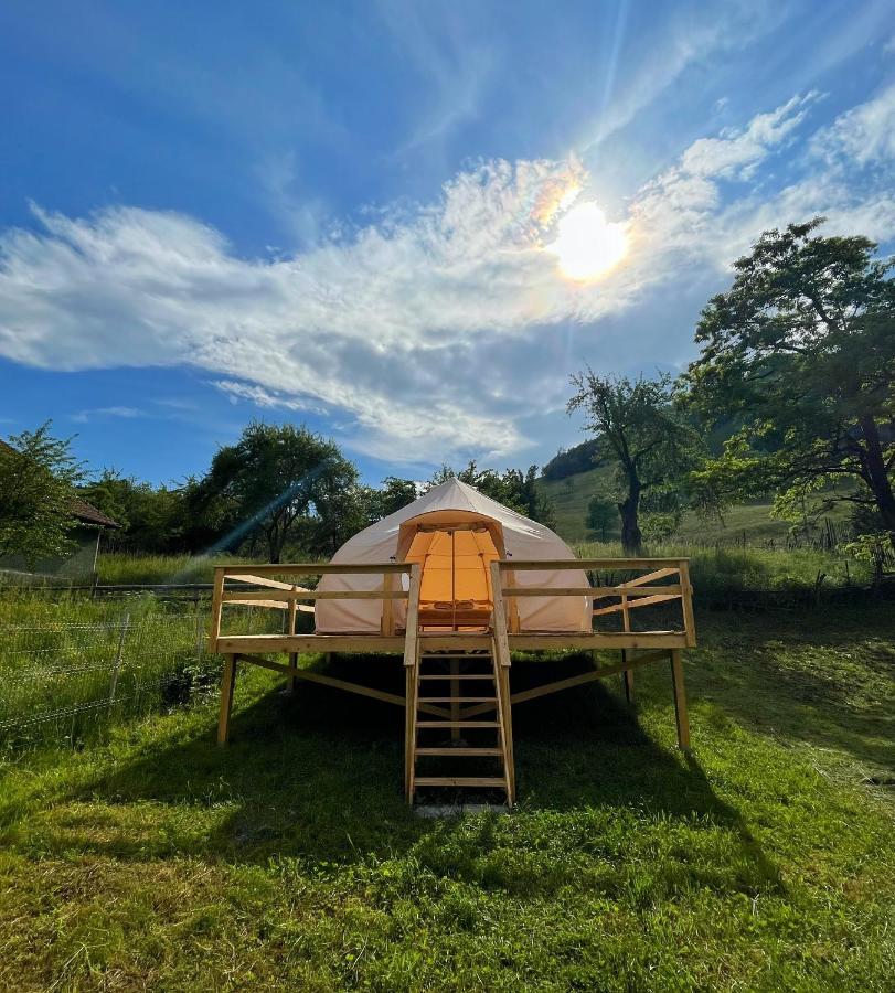 Flore'S Garden Glamping Бран Екстер'єр фото