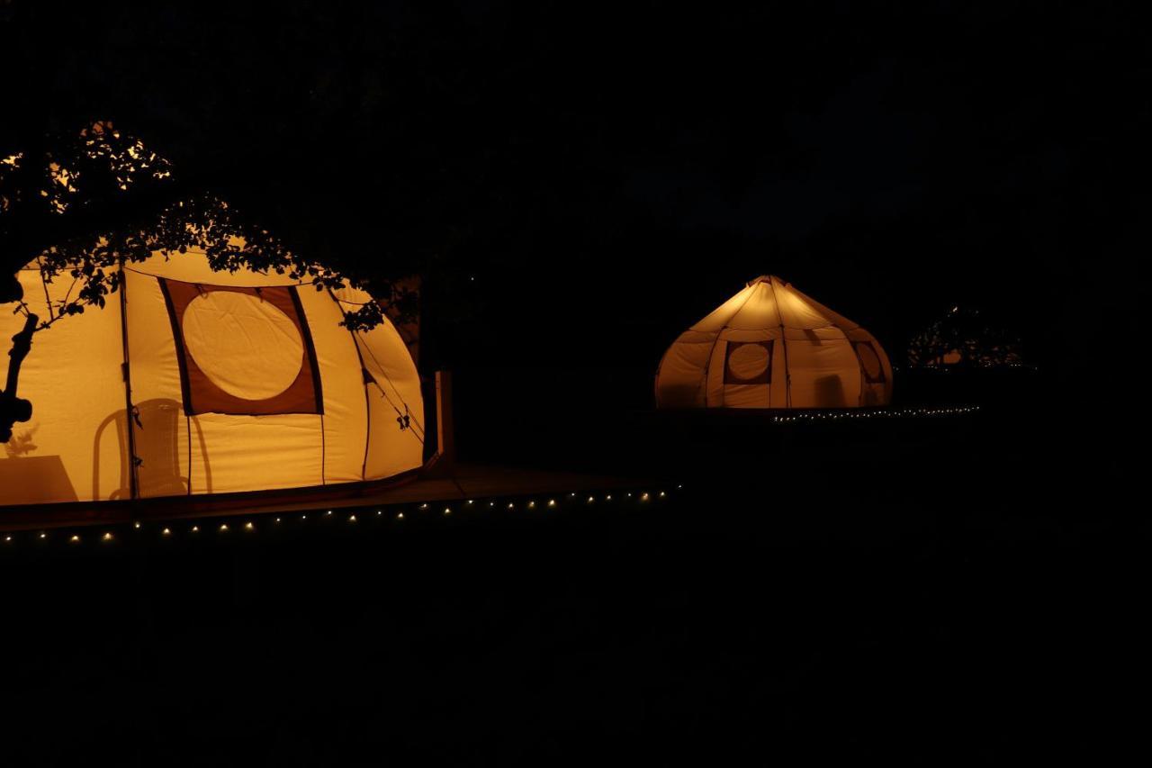 Flore'S Garden Glamping Бран Екстер'єр фото