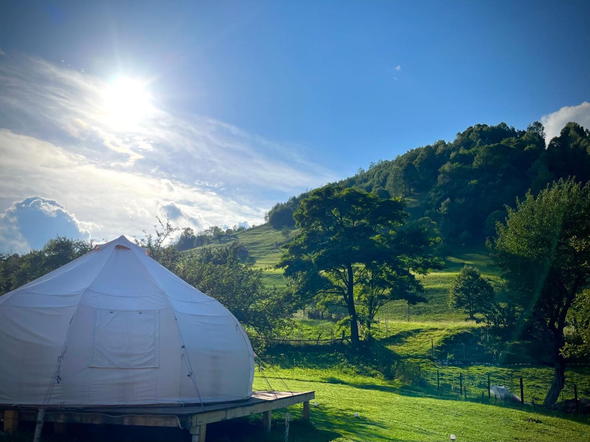 Flore'S Garden Glamping Бран Екстер'єр фото